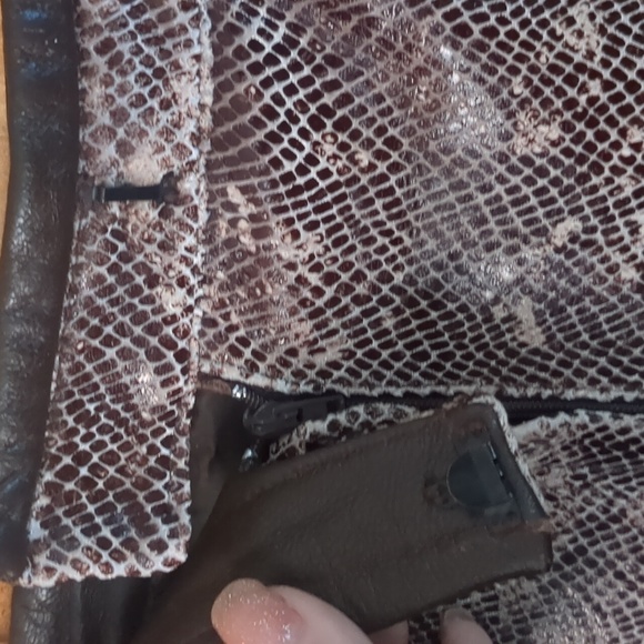 2pc* VINTAGE snakeskin suede look suit. Decorative closure 2 front pkt dbl lapel - Picture 7 of 15